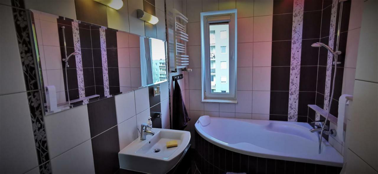 Apartament Familijny Gdansk 3 Rooms 64M2 ภายนอก รูปภาพ